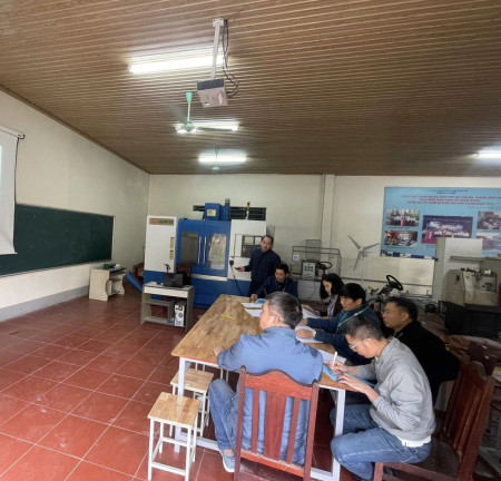 Thạc sĩ Nguyễn Văn Vượng đã bảo vệ thành công đề tài nghiên cứu khoa học cấp Trường